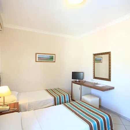 Paloma Hotel 2*
